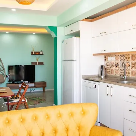 Flat With Great View And Location In Konak Διαμέρισμα