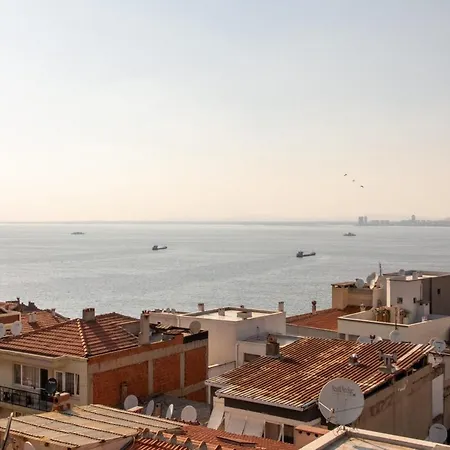Flat With Great View And Location In Konak Διαμέρισμα